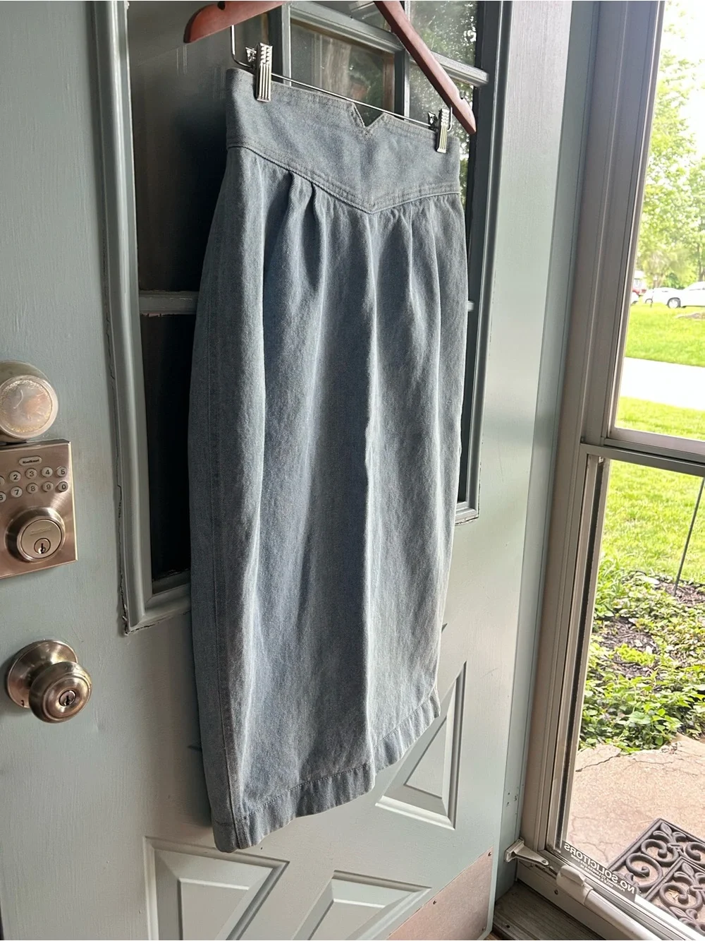 Vintage High Waisted V Drop Waist Light Wash Denim Slit Black Pencil Skirt USA M